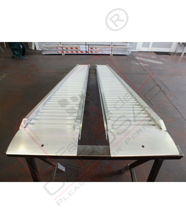 Aluminium ramps - wide with border 3 to - 3 m