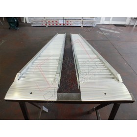 Aluminium ramps - wide with border 3 to - 3 m